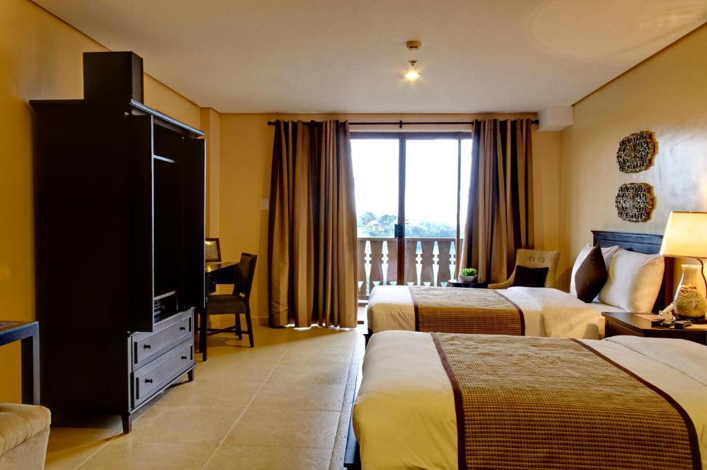 Crosswinds Resort Suites Tagaytay City Екстер'єр фото