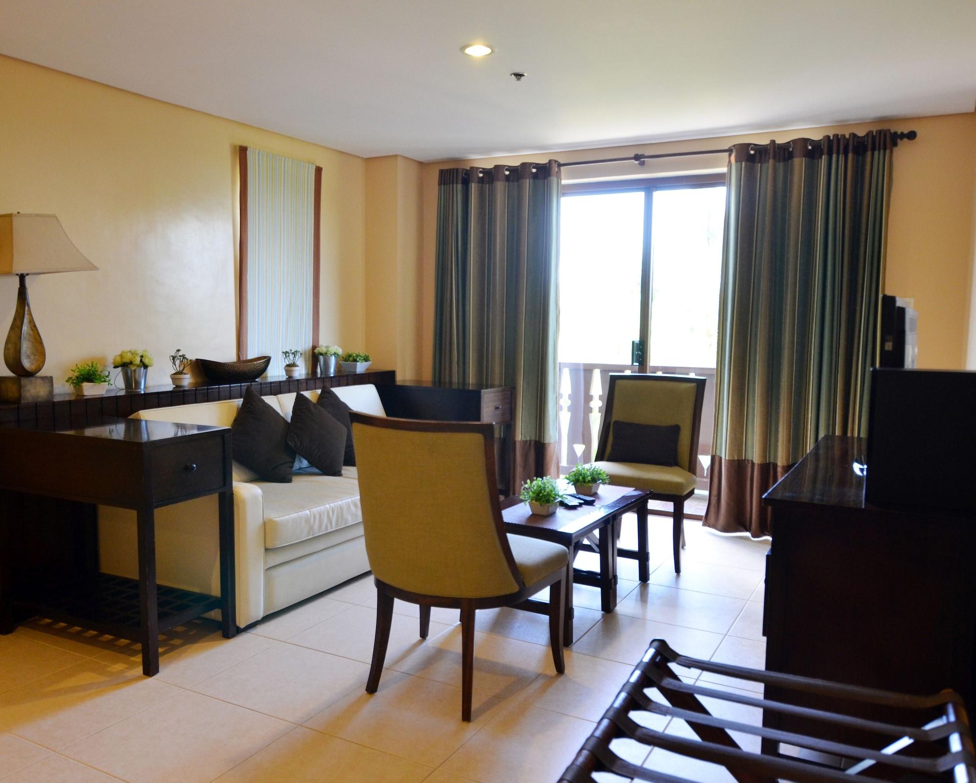 Crosswinds Resort Suites Tagaytay City Екстер'єр фото