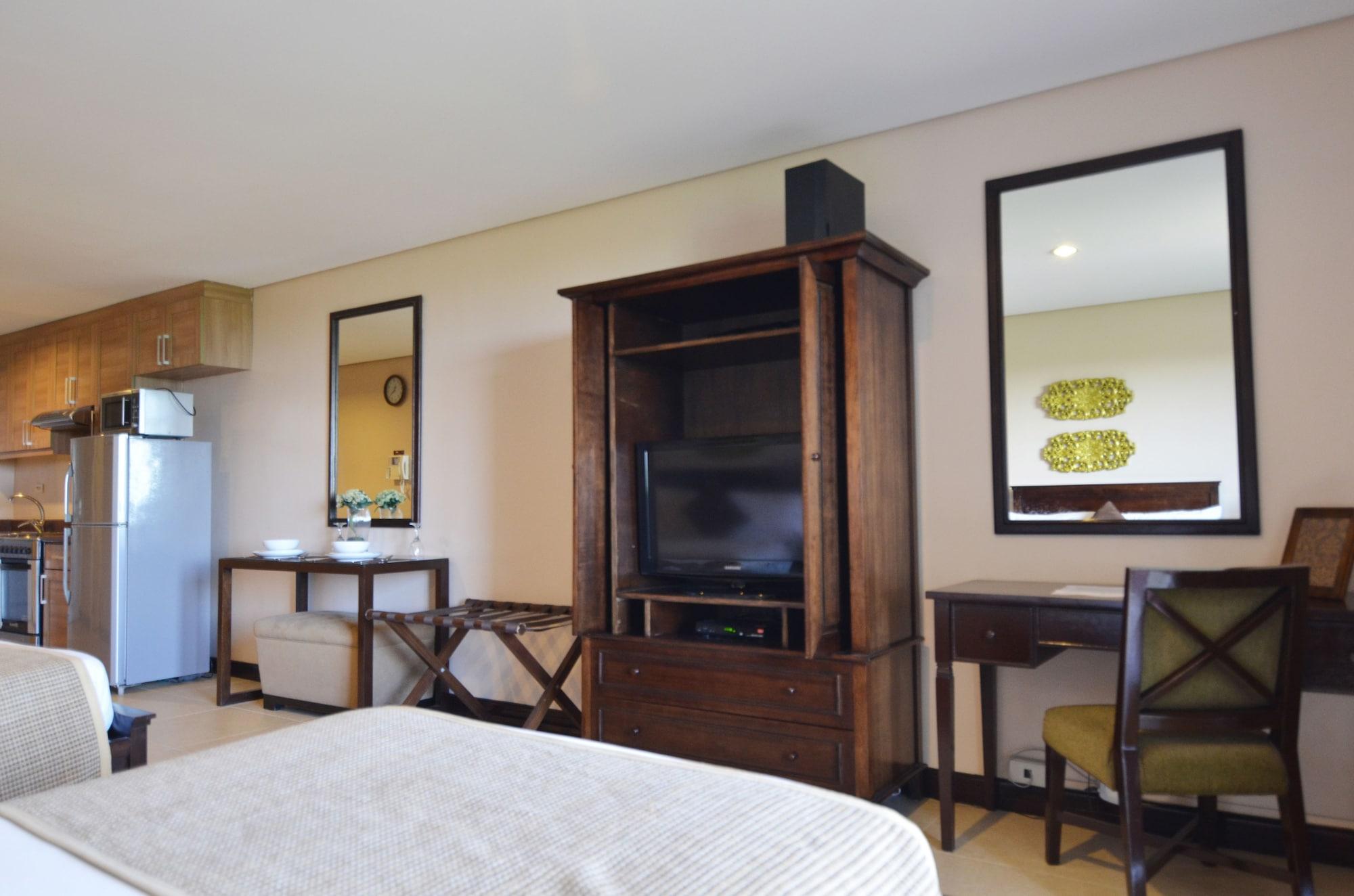 Crosswinds Resort Suites Tagaytay City Екстер'єр фото