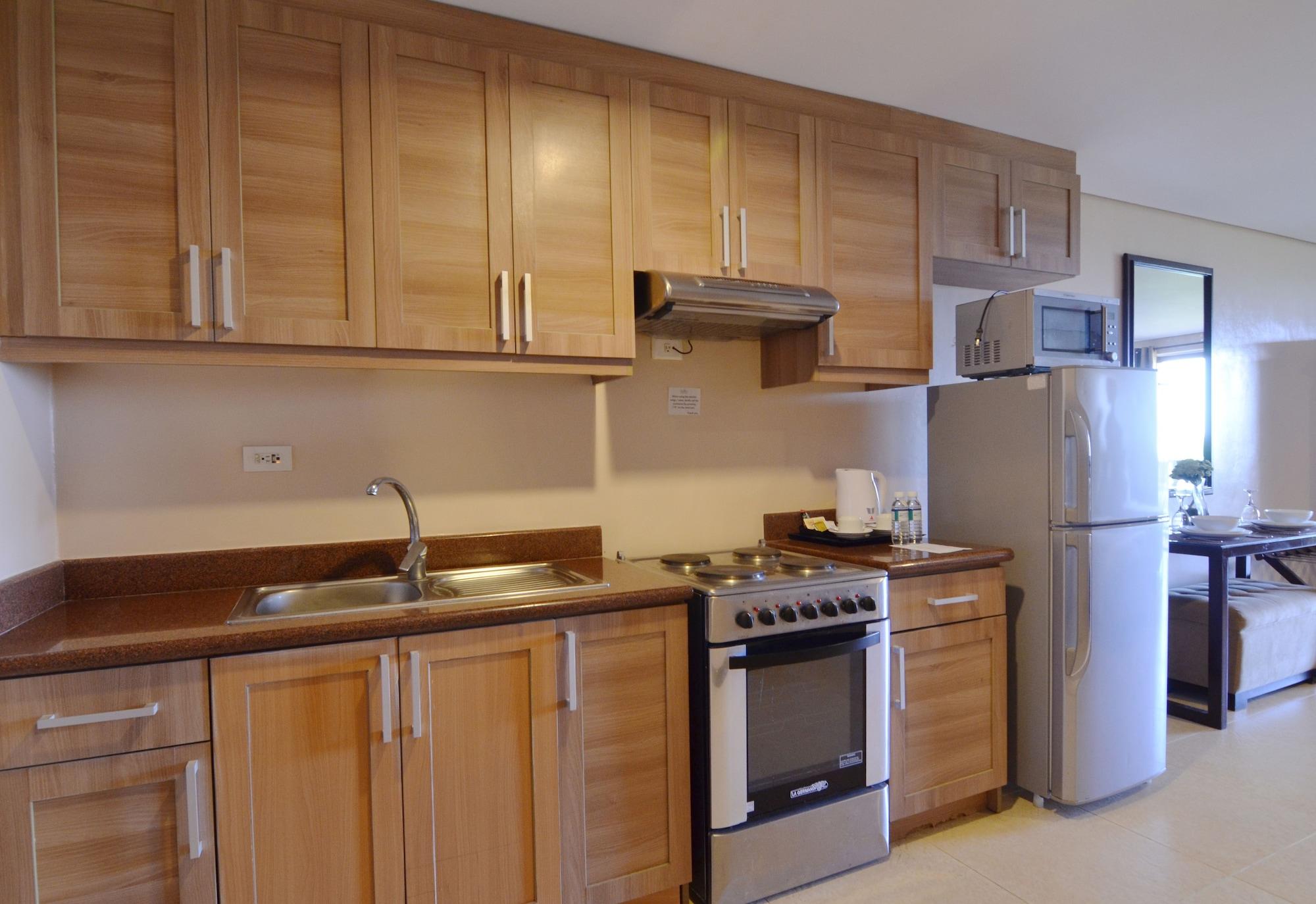 Crosswinds Resort Suites Tagaytay City Екстер'єр фото