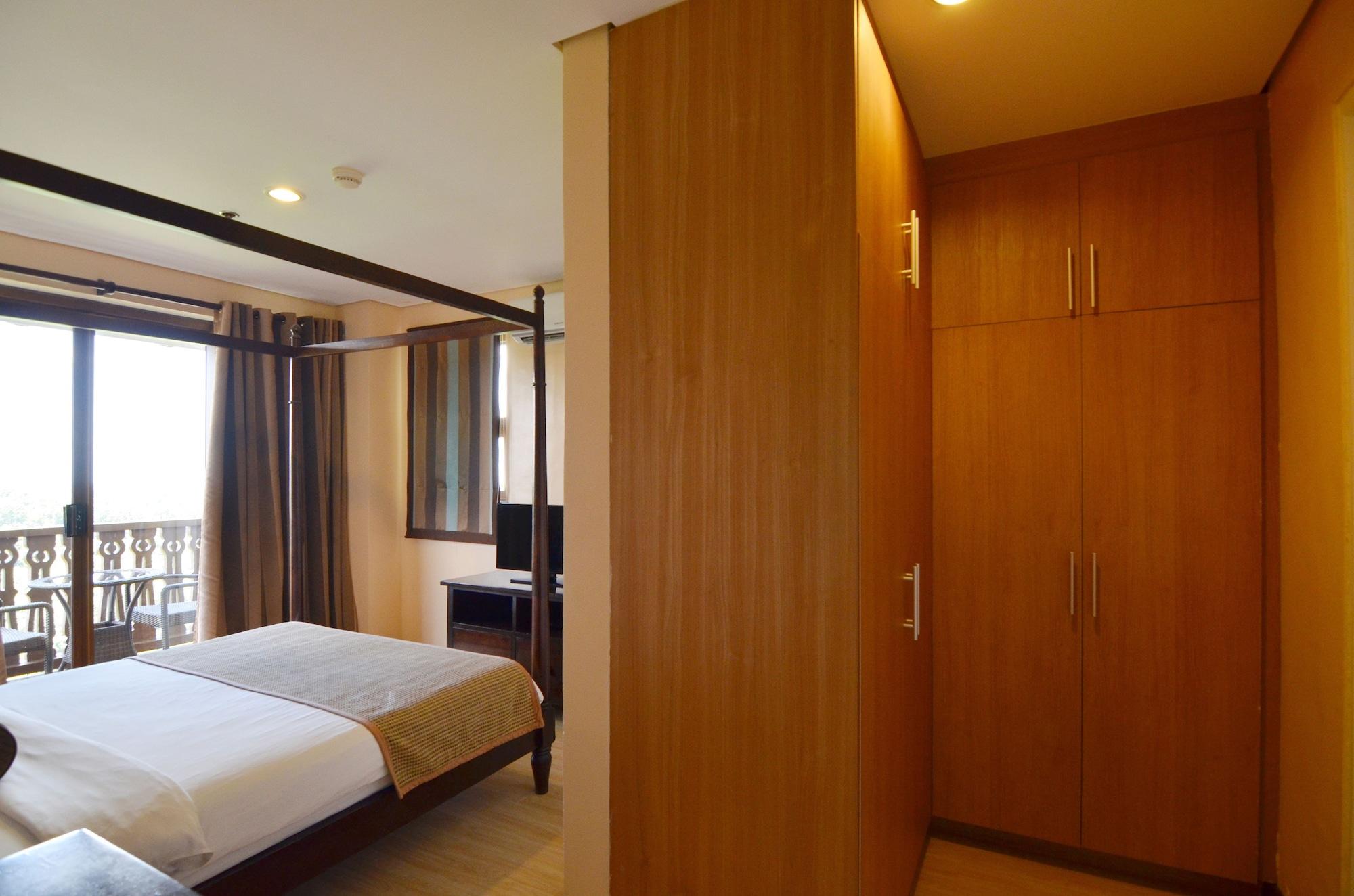 Crosswinds Resort Suites Tagaytay City Екстер'єр фото