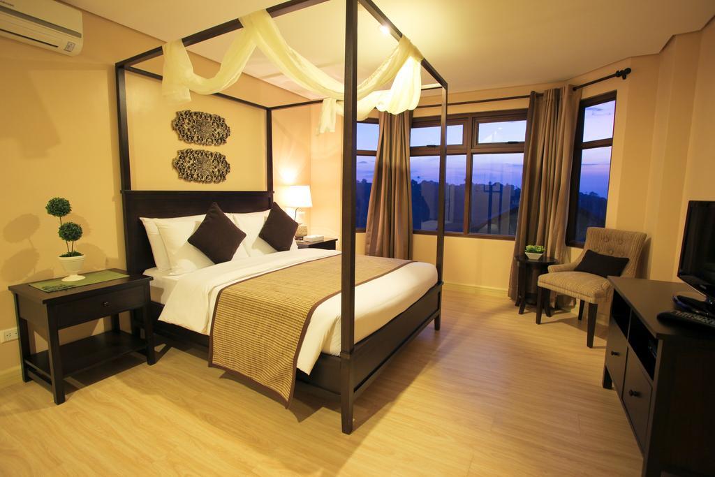 Crosswinds Resort Suites Tagaytay City Екстер'єр фото