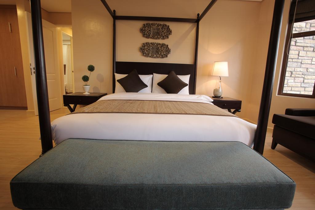 Crosswinds Resort Suites Tagaytay City Екстер'єр фото