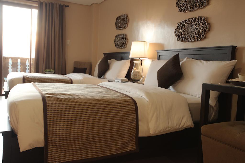 Crosswinds Resort Suites Tagaytay City Номер фото