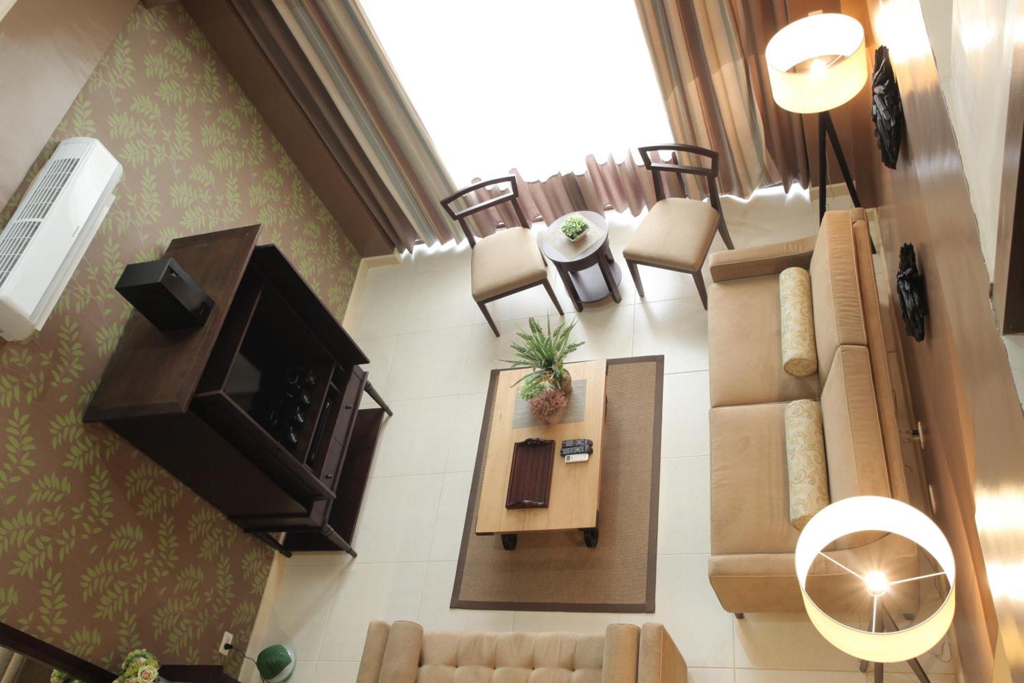 Crosswinds Resort Suites Tagaytay City Екстер'єр фото