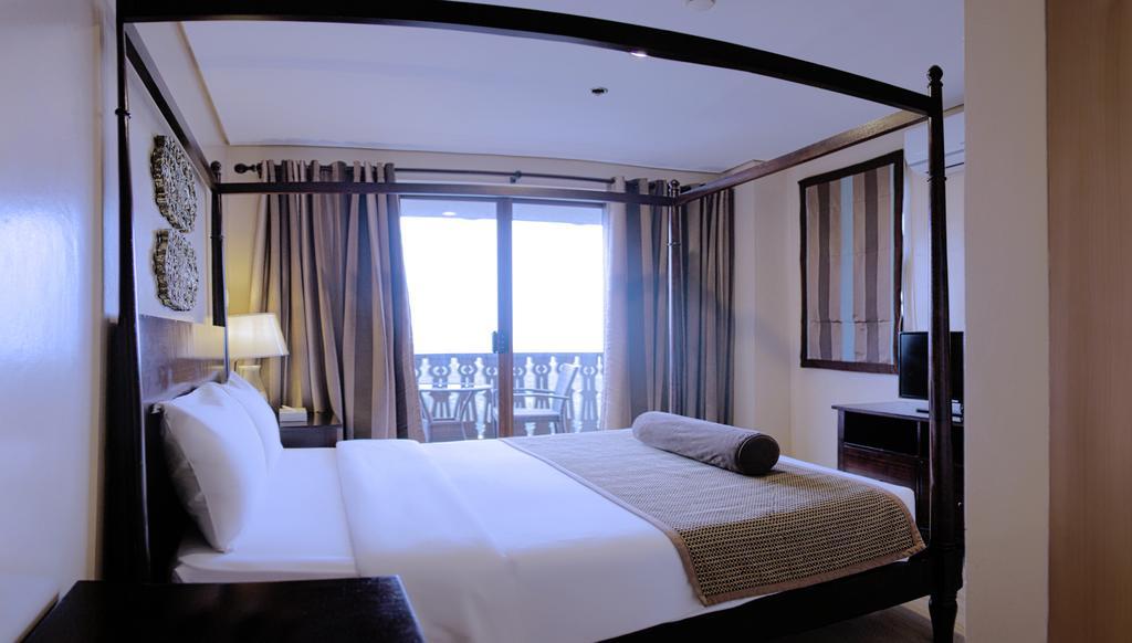 Crosswinds Resort Suites Tagaytay City Екстер'єр фото