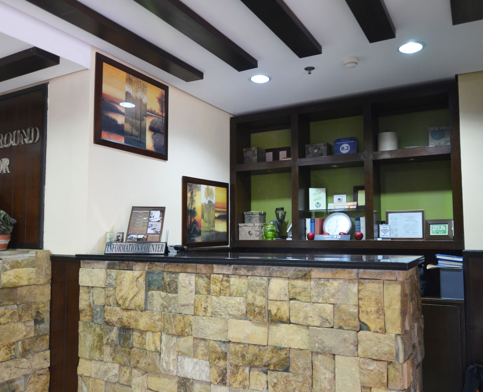 Crosswinds Resort Suites Tagaytay City Екстер'єр фото