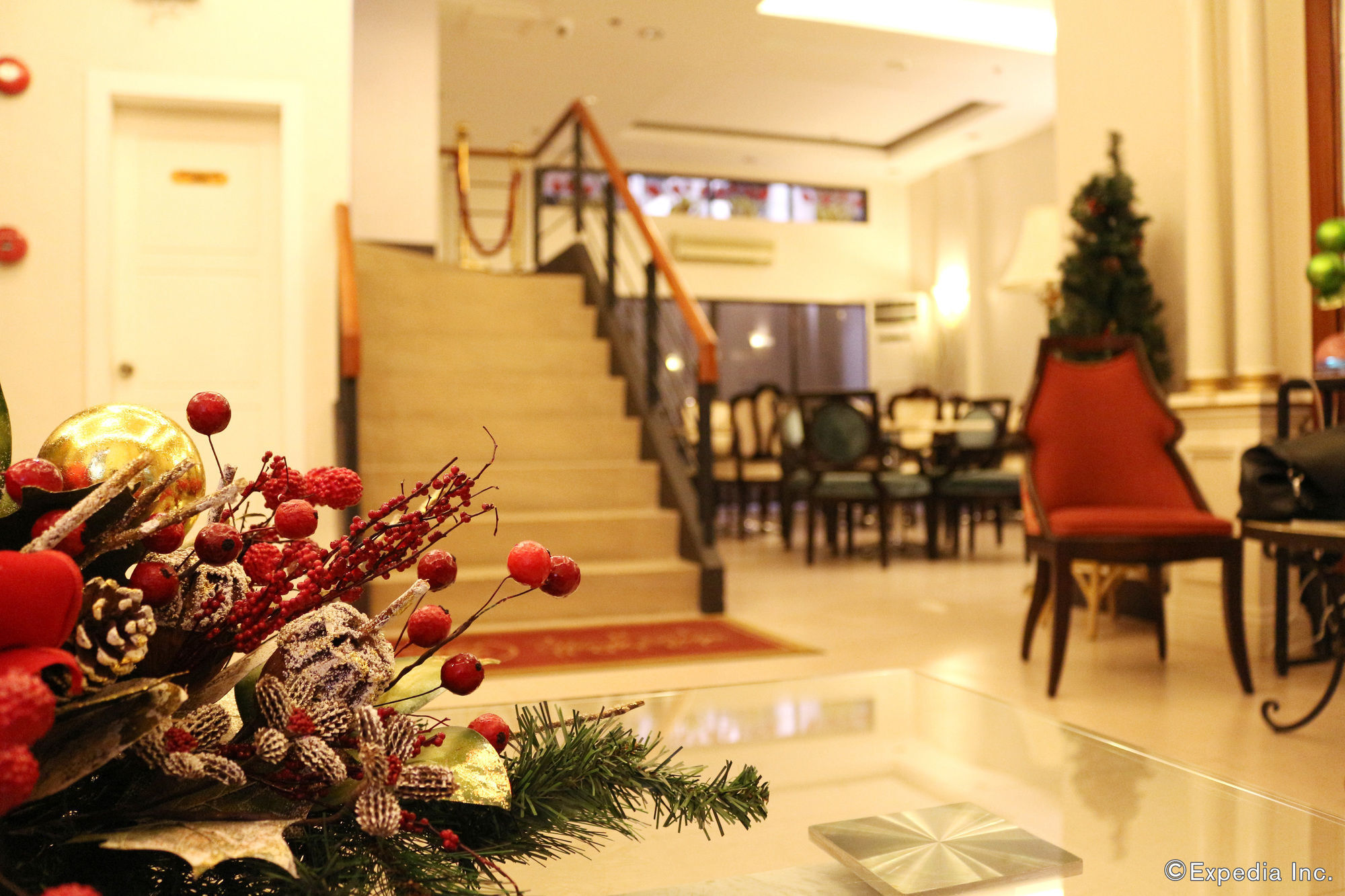 Crosswinds Resort Suites Tagaytay City Екстер'єр фото